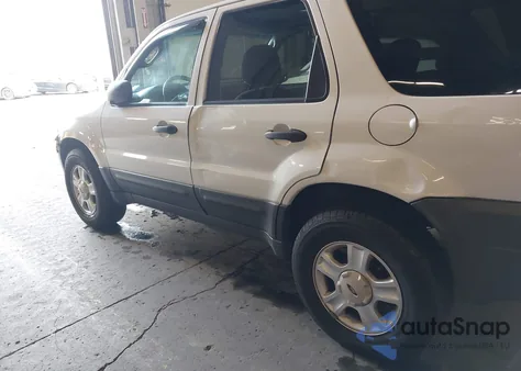 2004 Ford Escape Xlt z USA, uszkodzony, nr VIN 1FMYU03194KA73014